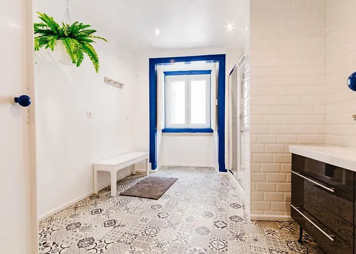 Your Second In Chiado