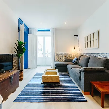 Your Second In Chiado Апартаменты *