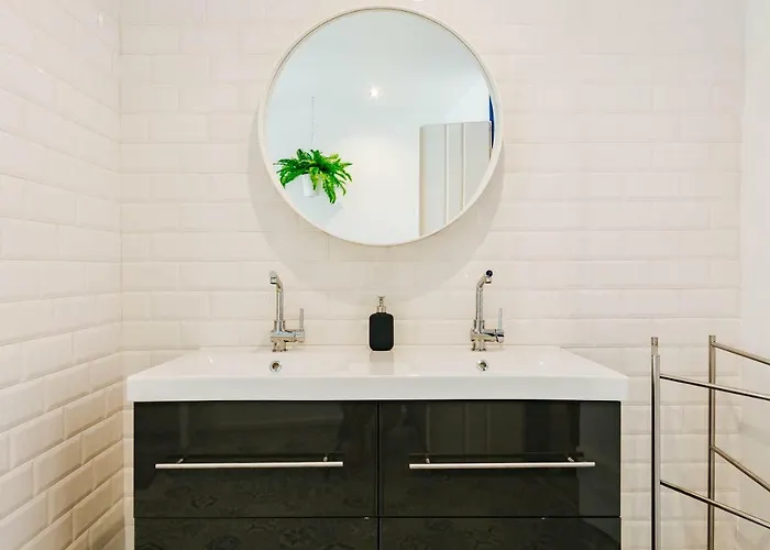 Your Second In Chiado